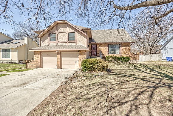 405SMontclaireDr-26