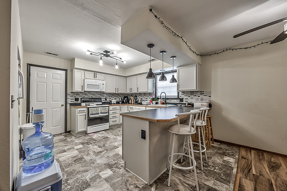 4606HuntersGlen-18