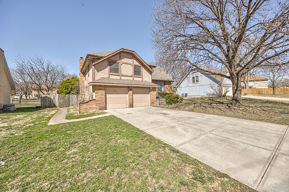 405SMontclaireDr-28
