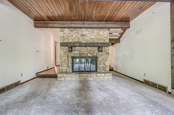 12600OverbrookRD-13