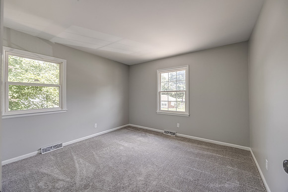 5624LocustAve-1