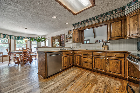 5607WestgateST-8