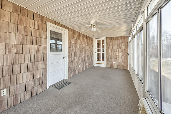 9010WesternHillsDr-32