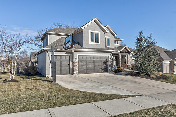 6801MillbrookSt-62