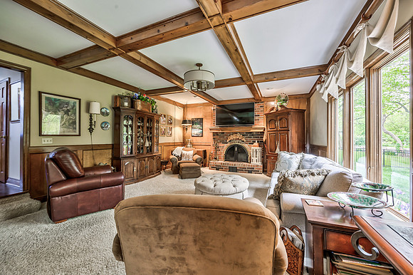 14732SVillageDr-17