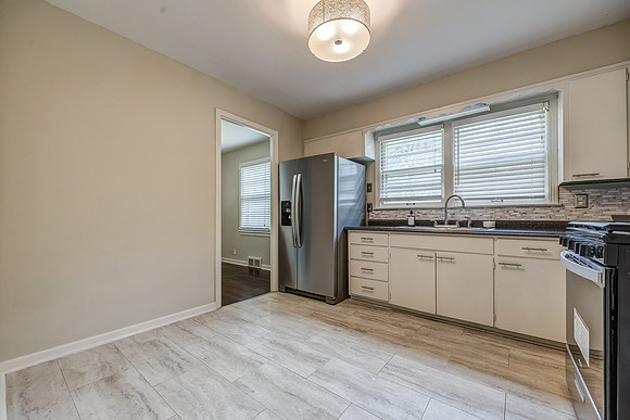 8349DouglasAve-15