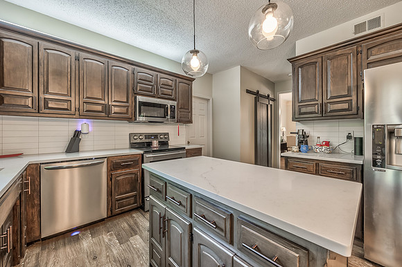 12825GarnettSt-51