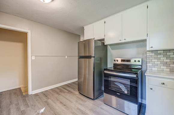 10E79ST-11