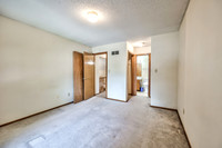 4022OverlandDr-15