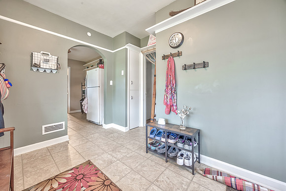 6810HawthorneAve-7
