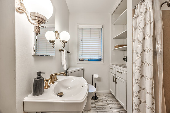 6913DearbornST-9