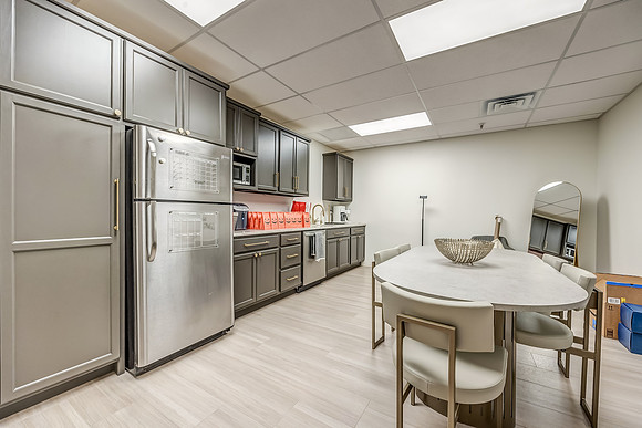 8401W125th-15
