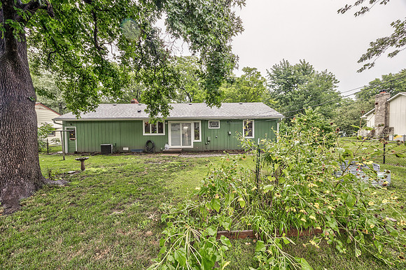 5242HortonSt-25