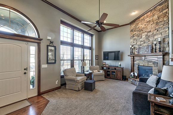 672SCanyonDr-4