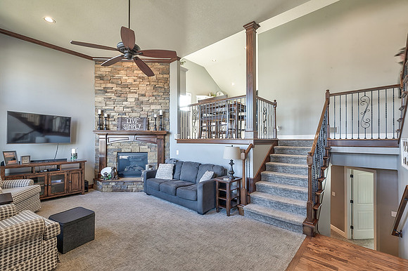 672SCanyonDr-6