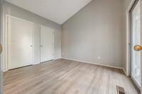 7957ColonyLn-19
