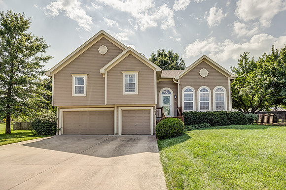 520CedarFallsCT-3