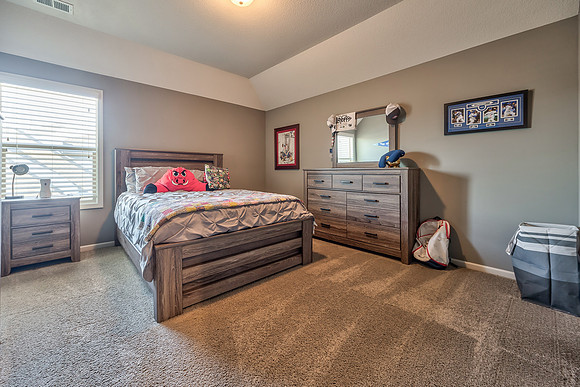 16416OakmontSt-37