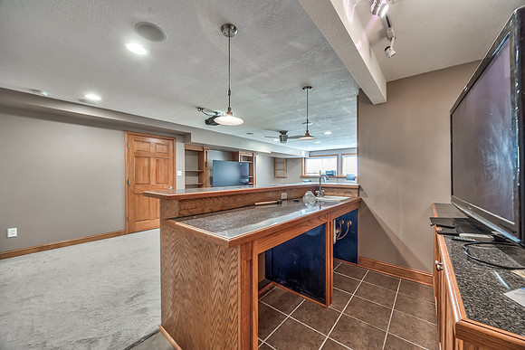 8116NCosbyAve-32