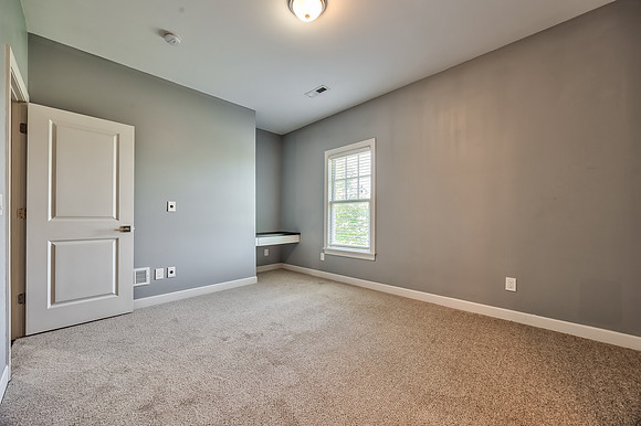 9742ShadyBendCir-30