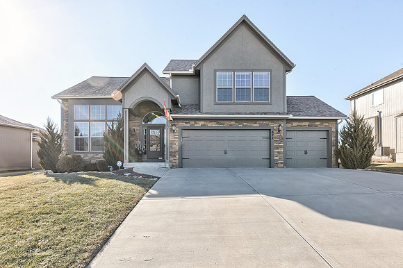 672SCanyonDr-1