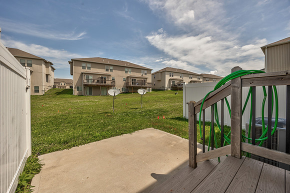 10532ClubhouseDR-26