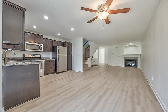 10532ClubhouseDR-13