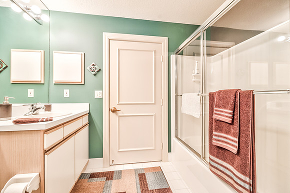 4949Wornall203-26