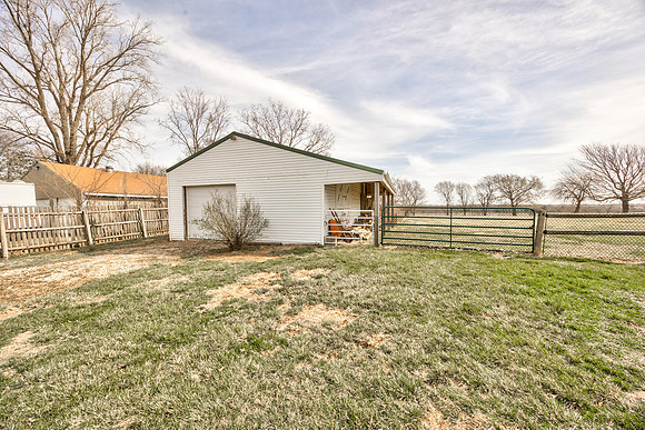 9295OakcrestDr-9