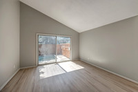 7957ColonyLn-13