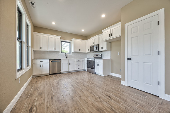 26696235thMcLouth-12