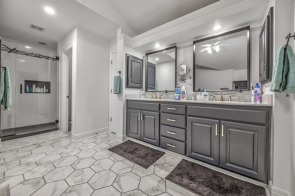 9295OakcrestDr-31