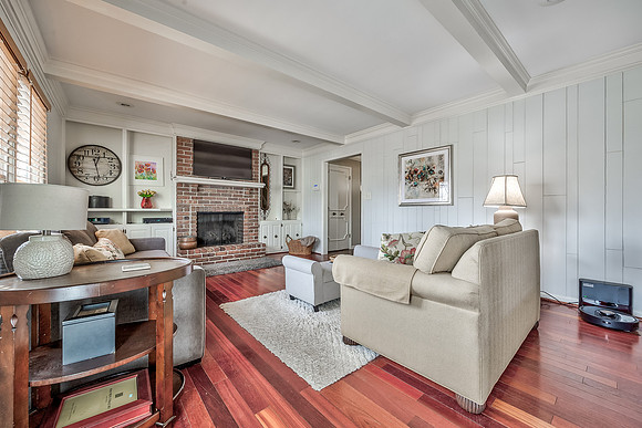 7629CanterburyST-6