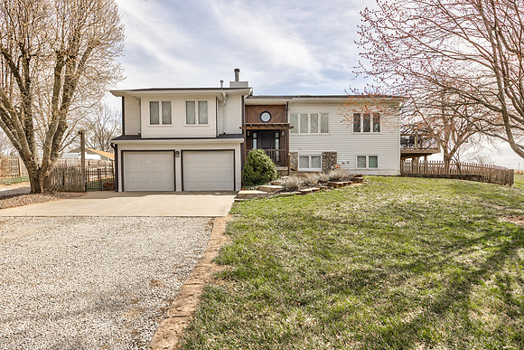 9295OakcrestDr-3