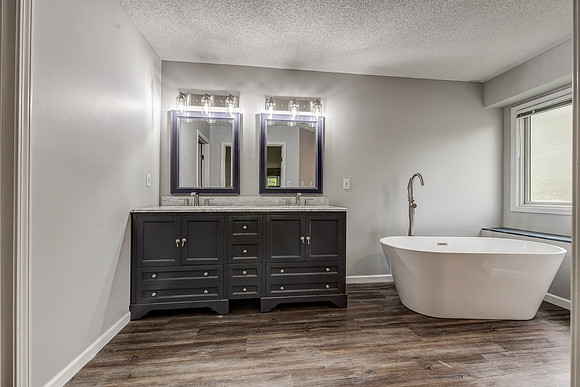 1421NEGrandAve-18
