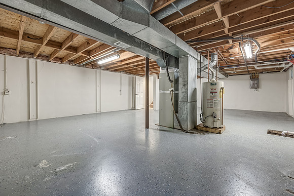 1300NLeeviewDR-21