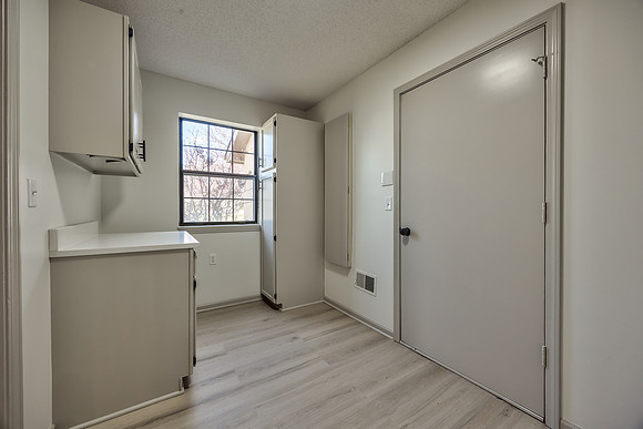 12000W121ST-16
