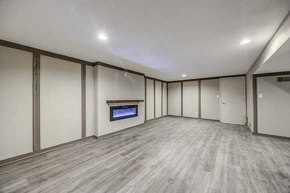 7957ColonyLn-23