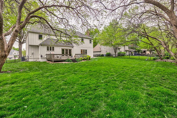14732SVillageDr-43