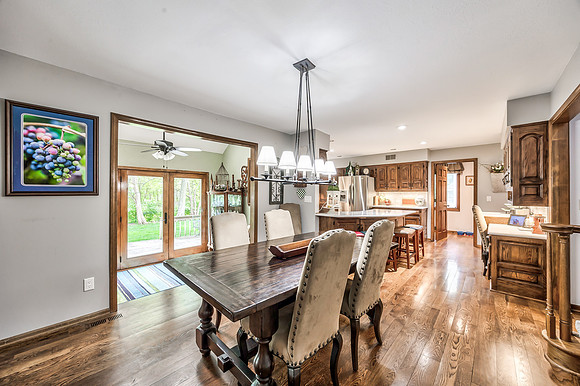 14732SVillageDr-15