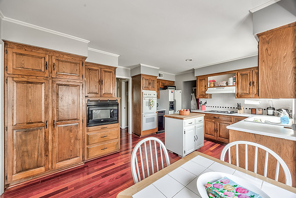 7629CanterburyST-12
