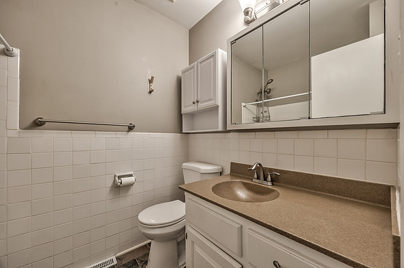 8608MapleAve-13