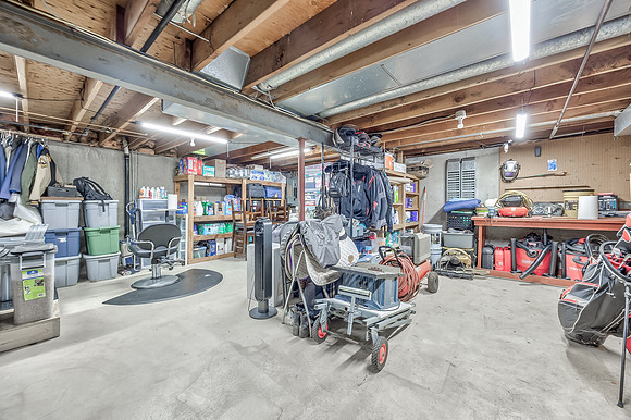 10421HauserDr-24