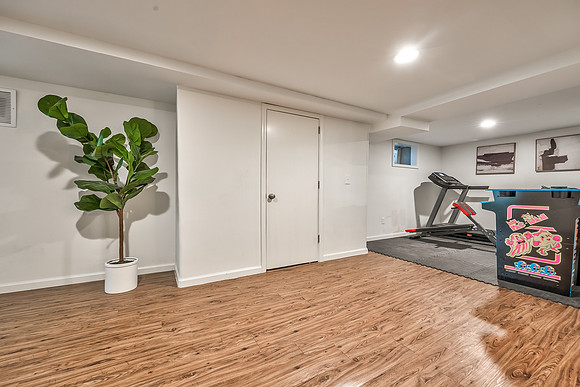 6913DearbornST-31