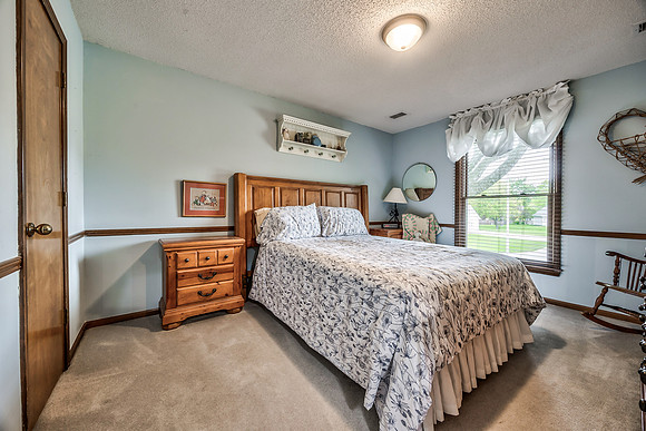 14732SVillageDr-28
