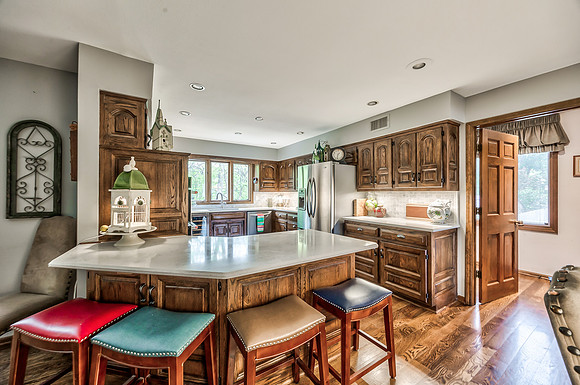 14732SVillageDr-11