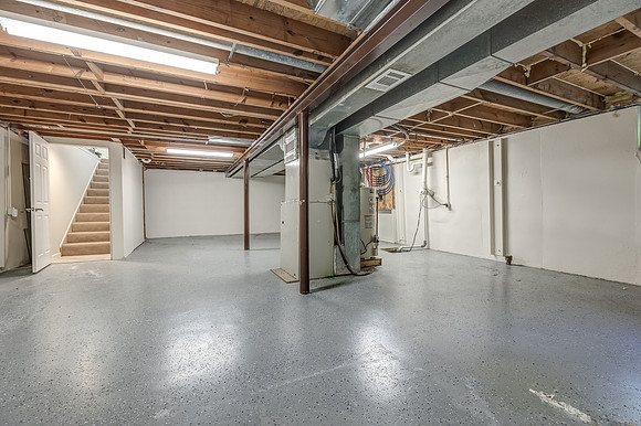 1300NLeeviewDR-20