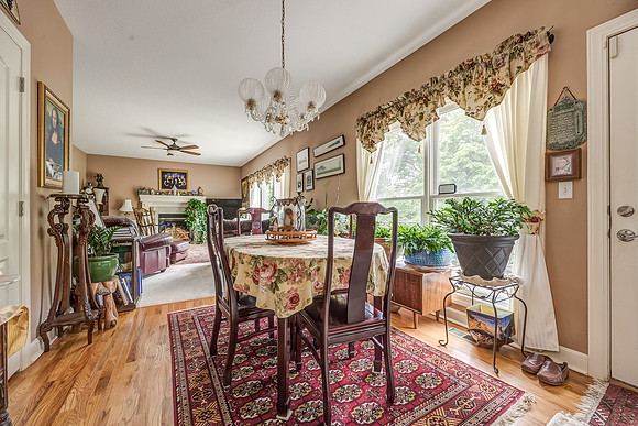 2118RidgeviewDR-12