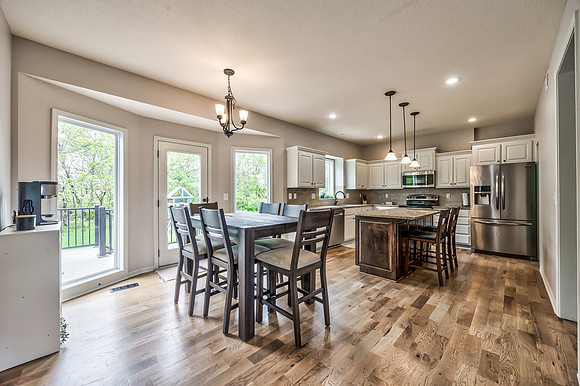 5220MeadowlarkDr-13