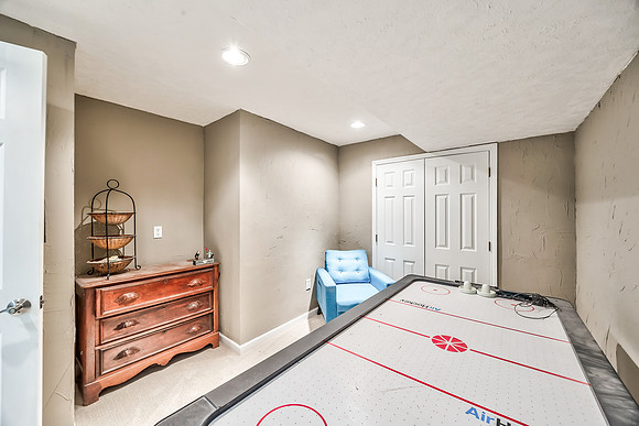 14732SVillageDr-35